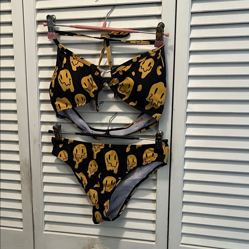 #017**Black & Yellow Skull Bikini Set.